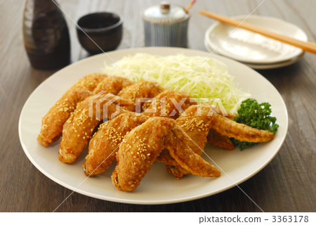 Deep-fried chicken wings 3363178