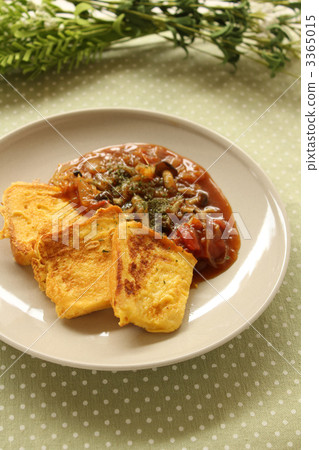 French toast and demiglas sauce French toast and demiglas sauce 3365015