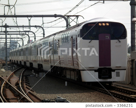 假日快速查看山梨215系列東小金井站 3366231