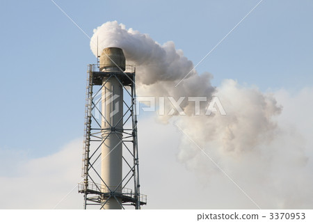 Smoke smoked from chimney 3370953