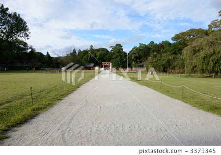 Kamigamo shrine, approach to Nino Torii 3371345