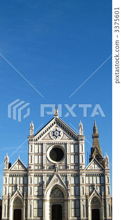 The blue sky of Santa Croce 3375601