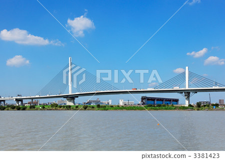 Arakawa spreading the blue sky of autumn and the Harp bridge 3381423