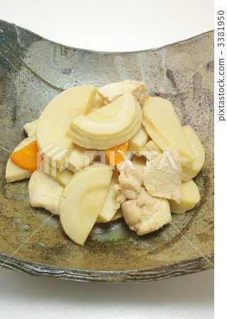 Simmered bamboo shoots Simmered bamboo shoots 3381950