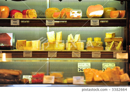 Display in a showcase of a cheese shop in Paris 3382664