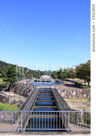 "Kagawa Water for East and West Watersworkers" that divides the water of the Yoshino River into the east and west of Kagawa Prefecture "Kagawa Water for East and West Watersworkers" that divides the water of the Yoshino River into the east and west of Kagawa Prefecture 3382908