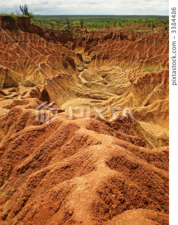 Columbia's rocky area 3384486