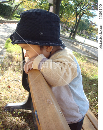 Baby twilight on the bench Baby twilight on the bench 3386190