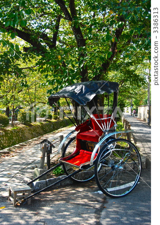 Rickshaw (path of philosophy / Higashiyama ku Kyoto city) Rickshaw (path of philosophy / Higashiyama ku Kyoto city) 3386313