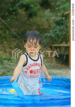 Pool play Pool play 3388406