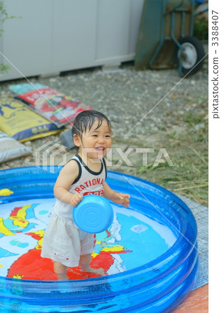 Pool play Pool play 3388407