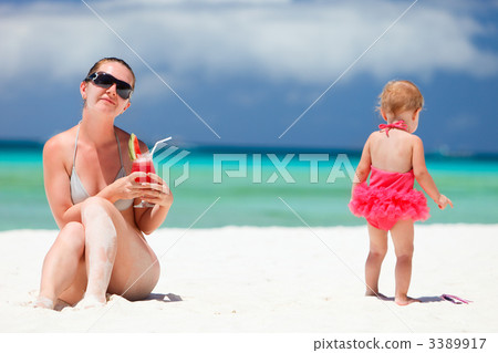 Family on vacation 3389917