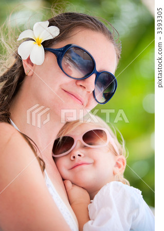 Mother and daughter portrait 3393305