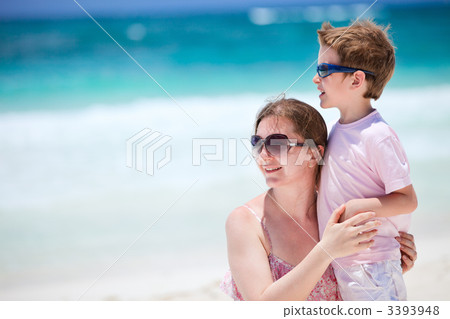 Mother and son on vacation 3393948