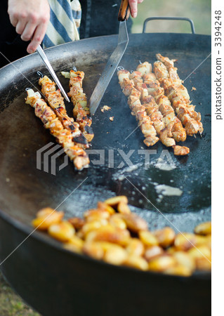 Chef cooking meat 3394248