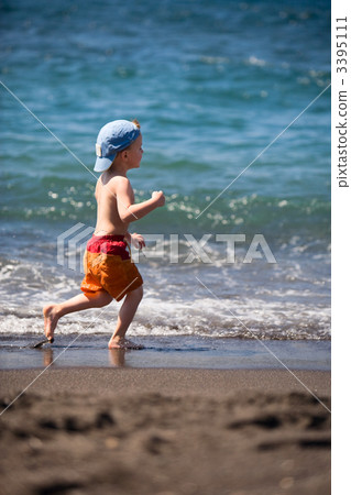 Child on vacation Child on vacation 3395111