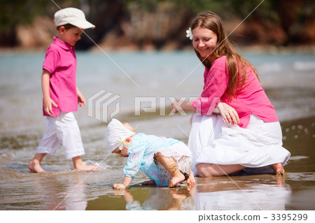 Family vacation Family vacation 3395299
