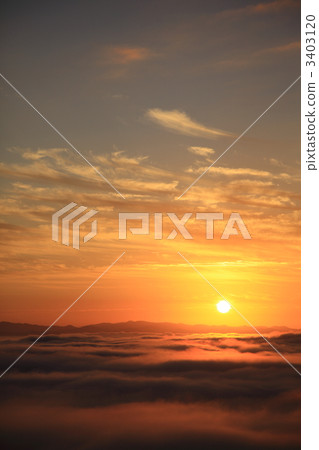 從雲彩海的日出 從雲彩海的日出 3403120