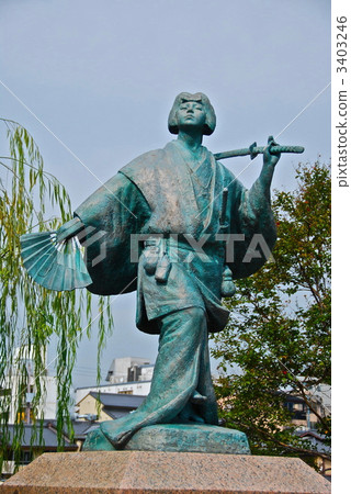 “Akoku no Ikkoku”(Shijo Ohashi Higashinori Kita /東山區,京都市)的雕像 “Akoku no Ikkoku”(Shijo Ohashi Higashinori Kita /東山區,京都市)的雕像 3403246