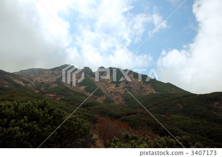 The autumnal leaves from the eighth consecutive view of Mt. Ontake 3407173