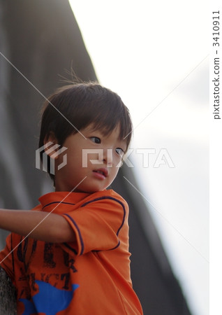 Dignified profile Dignified profile 3410911