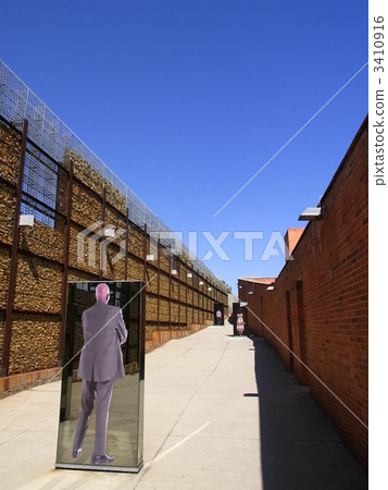 Johannesburg apartheid museum 2 3410916