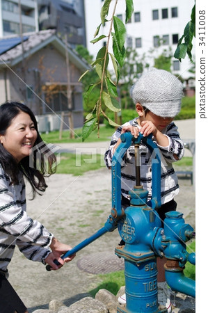 泵和父母和孩子 泵和父母和孩子 3411008