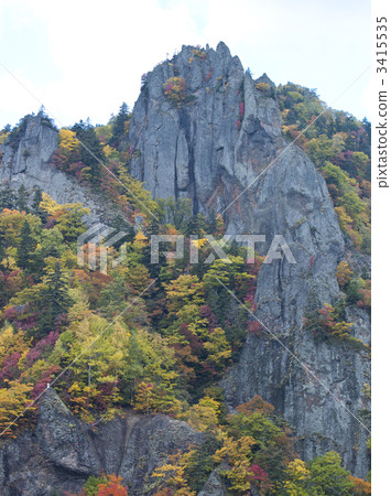 Autumn leaves of Toyohira Gorge (Hokkaido Jozankei) Autumn leaves of Toyohira Gorge (Hokkaido Jozankei) 3415535