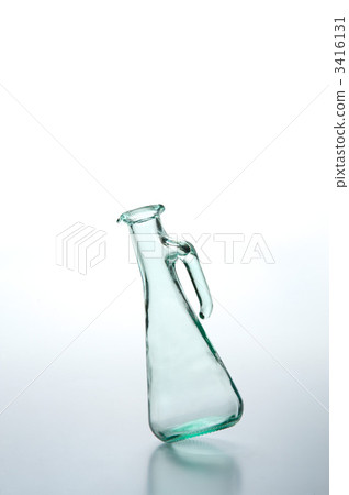 Empty bottle of colored glass 3416131