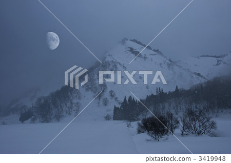 月亮和雪域景觀 3419948