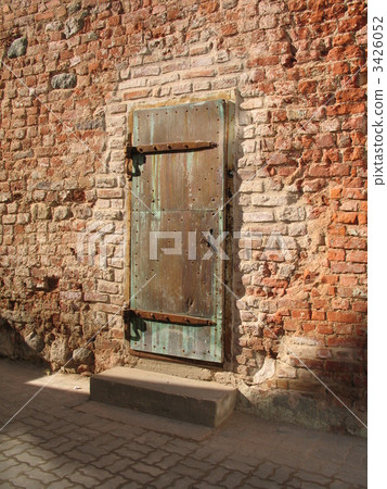 ancient door 3426052