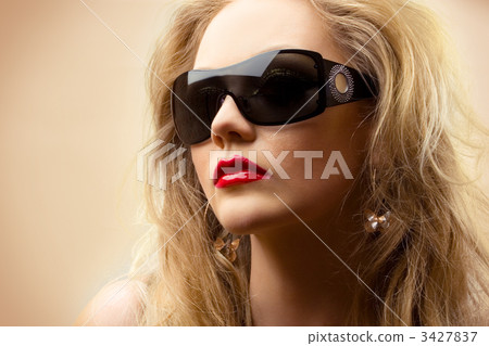 fashion blonde fashion blonde 3427837