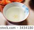 慶賀新年的清酒 金葉 新年快樂 3434180