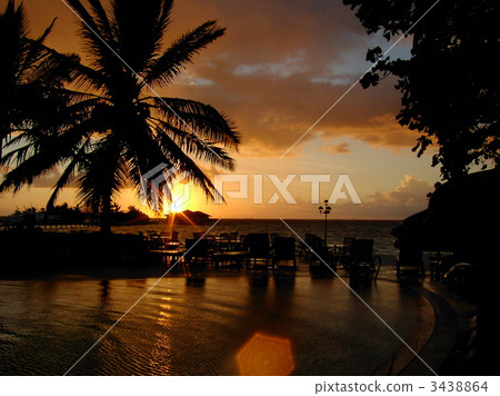 Sunset in Maldives Sunset in Maldives 3438864