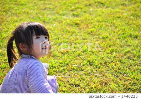 草和女孩 草和女孩 3440223