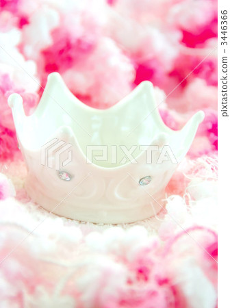 crown 3446366