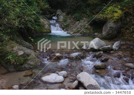 Waterfall in front of Gokudoyama Fish Falls Falls 3447658