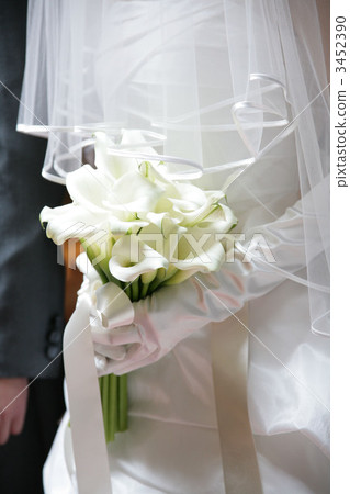 White color bouquet 3452390