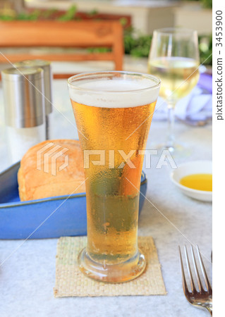 Aperitif beer and wine 3453900