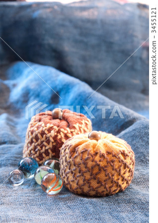 Old cloth, marbles and marbles Old cloth, marbles and marbles 3455121