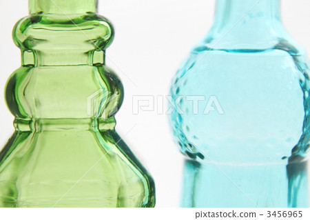 A glass bottle 3456965