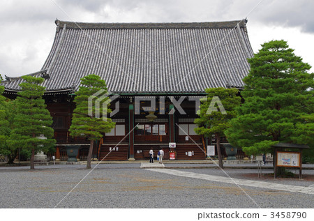 Kiyozuji main hall 3458790