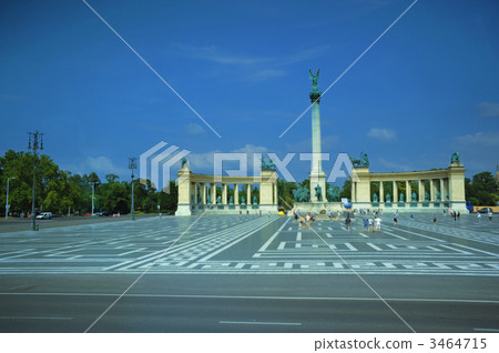 Heroes Square 3464715
