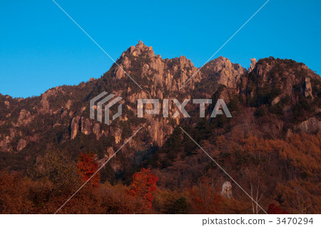 瑞山山在日落染成紅色 3470294