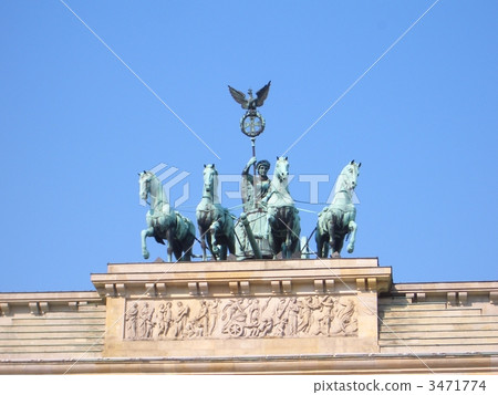 Brandenburg Gate · Quadriga (four-horse coach) Brandenburg Gate · Quadriga (four-horse coach) 3471774