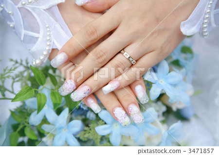 Bride's hand 3471857
