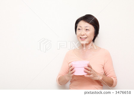 Women in their 60s Women in their 60s 3476658