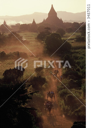 Running ~ Evening of Baghan Buddhist remains 3487011