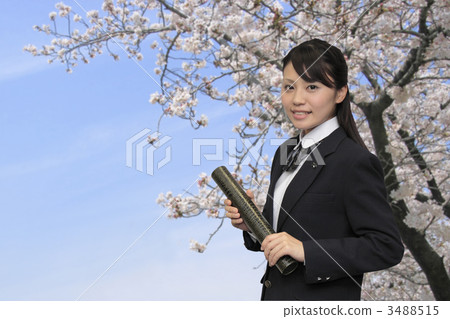 慶祝畢業典禮的女孩高中學生 3488515