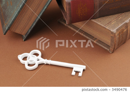Key and book 3490476